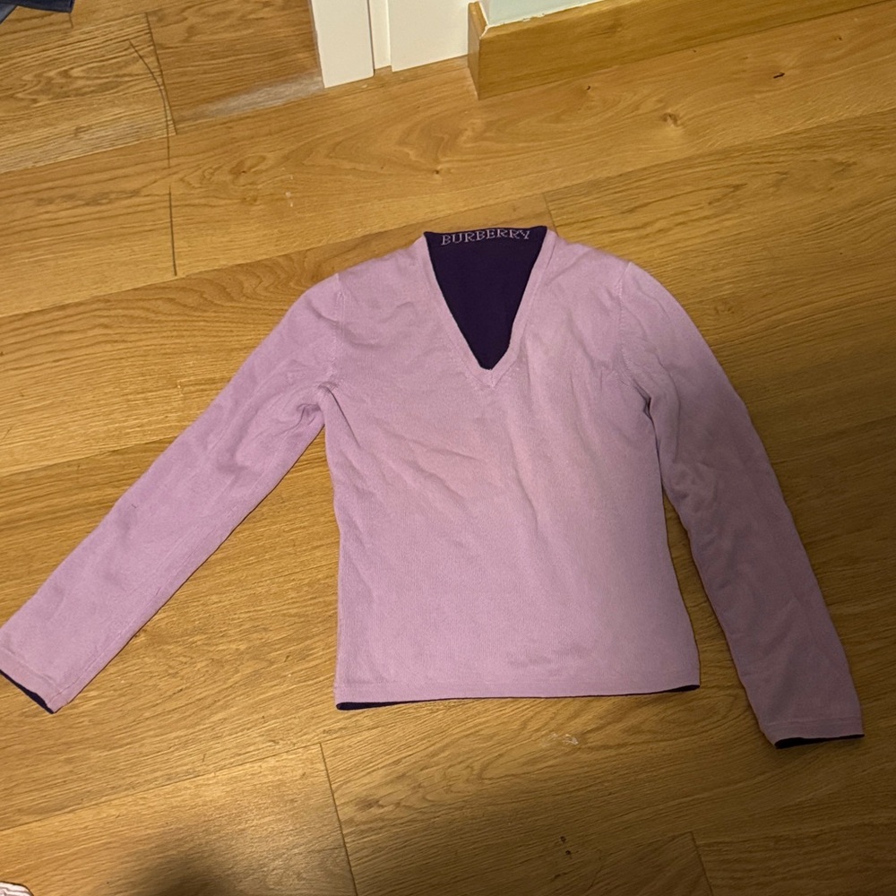 Burberry Light Purple V-Neck cashmere sweater